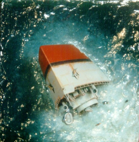 Sinking02[1].jpg (62152 bytes)